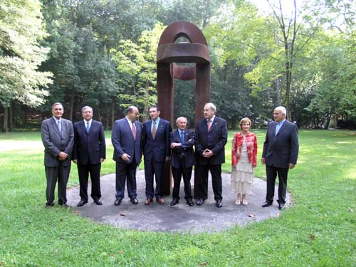 Juan María Otaegi, Luis Campoy, Salvador Ordoñez, Juan José Ibarretxe, Juan San Martín, Joxe Juan González de Txabarri, Miren Azkarate eta Xabier Retegi.