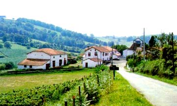 Lohitzun, Zuberoa. Photo: Mikel Garikoitz Estornés