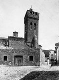 Torre de la muralla de Sang&uuml;esa