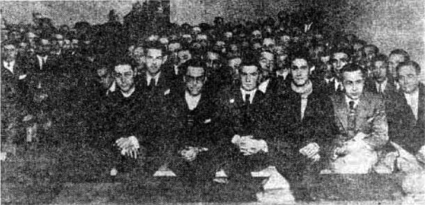 Revolución de octubre de 1934. Sala del consejo de guerra, en Pamplona / Iruña, ocupada por los 172 procesados de Eibar. Enero de 1936