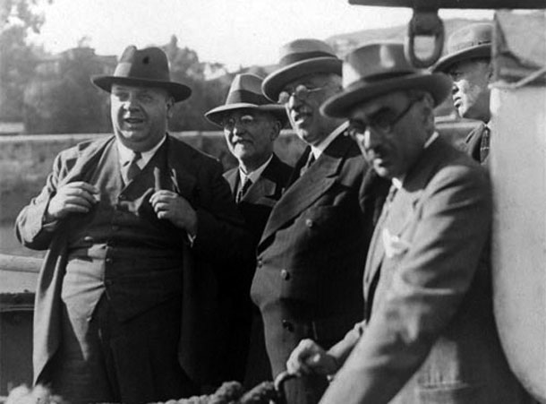 Prieto y Alcalá-Zamora, presidente de la República, en la ría de Bilbao en mayo de 1933