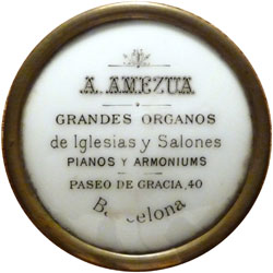 Placa identificativa utilizada por Aquilino Amezua hacia 1894-96